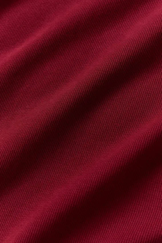 Pantalones cortos de manga corta sin costuras de modal acanalado — Rojo «Summer Romance»