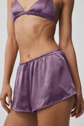 Pantalones cortos de seda Luminous – Plum Kiss