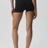 Pantalones cortos de talle medio Alo Softsculpt de 2" – Negro