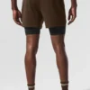 Pantalones cortos deportivos 2 en 1 Conquer React - Espresso/Negro
