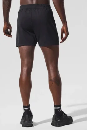 Pantalones cortos deportivos Conquer React de 7″ – Negro