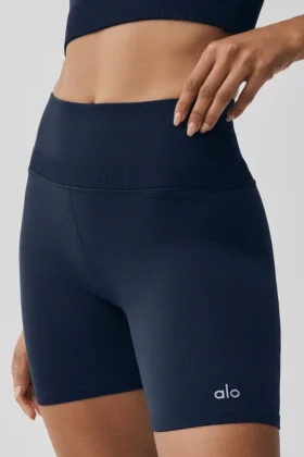 Pantalones cortos «Favorite» de 5″ sin costuras y con tejido acanalado – Azul marino