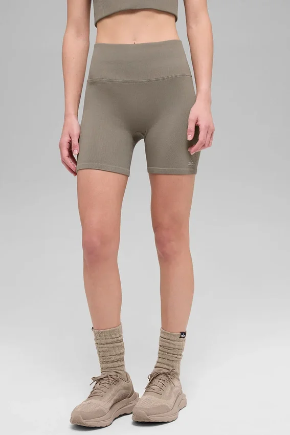 Pantalones cortos «Favorite» de 5" sin costuras y con tejido acanalado - Cacao claro