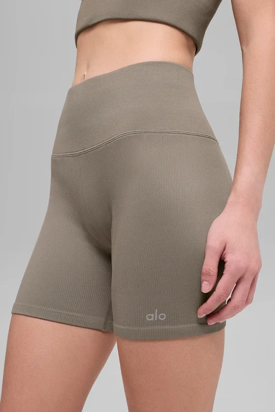 Pantalones cortos «Favorite» de 5" sin costuras y con tejido acanalado - Cacao claro