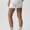 Pantalones cortos «High-Waist Airbrush» con estampado «Airbrush» de 4" - Blanco/Negro