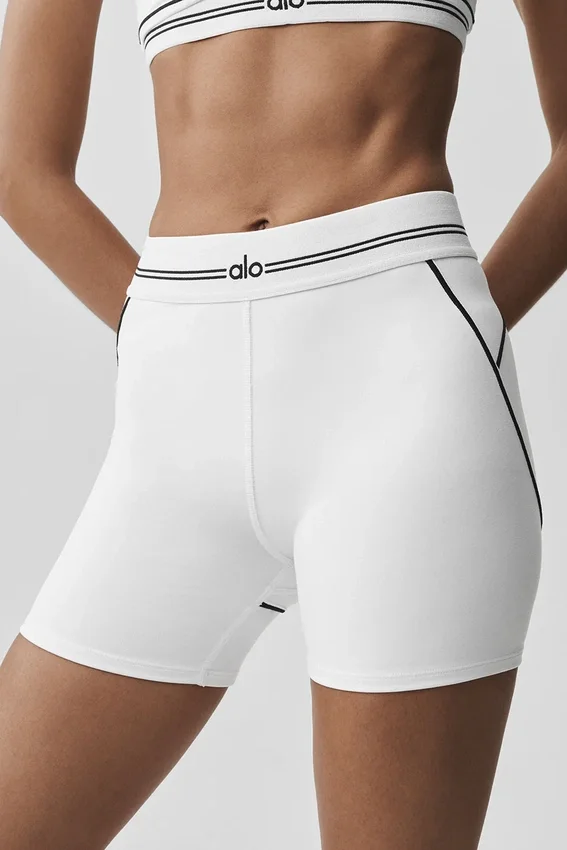 Pantalones cortos «High-Waist Airbrush» con estampado «Airbrush» de 4" - Blanco/Negro