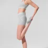 Pantalones cortos High-Waist Alosoft Heart Throb de 4” — Gris jaspeado deportivo/Blanco