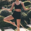 Pantalones cortos High-Waist sin costuras con canalé de modal de 4" - Negro