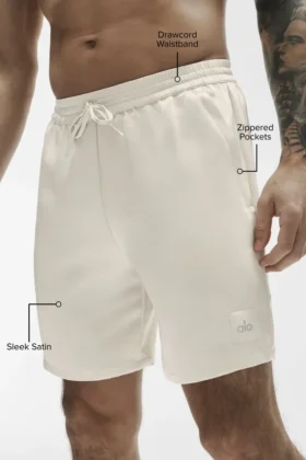 Pantalones cortos Horizon de satén de 7″ – Color hueso