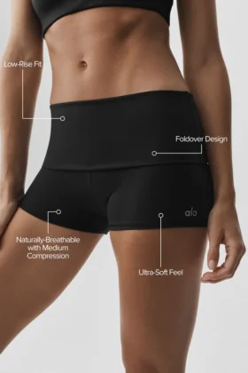 Pantalones cortos plegables de talle bajo Alo Softsculpt de 3″ – Negro