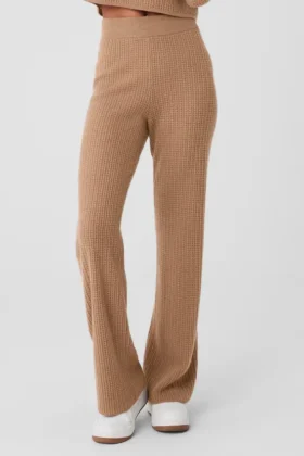 Pantalones de cachemira High-Waist con tejido tipo waffle y tacto suave - Almendra tostada