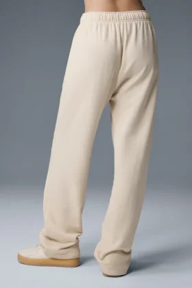 Pantalones de chándal Accolade de pierna recta – Leche de avena