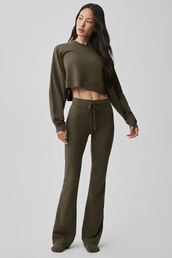 Pantalones de chándal Sway de corte acampanado - Olivo