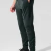 Pantalones deportivos Conquer React — Verde carbón