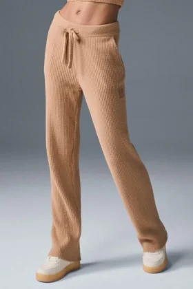 Pantalones High-Waist y pierna ancha «Snuggle Up» — Almond tostado