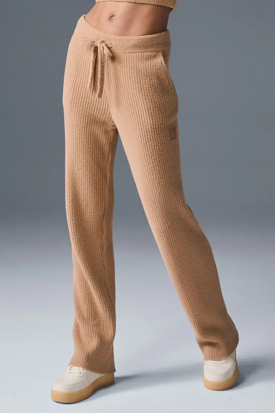 Pantalones High-Waist y pierna ancha «Snuggle Up» — Almond tostado