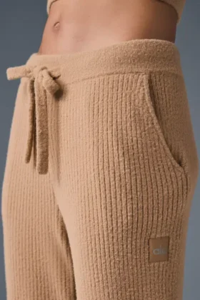 Pantalones High-Waist y pierna ancha «Snuggle Up» — Almond tostado