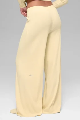 Pantalones rectos Dreamlight de talle medio – Amarillo Candlelight