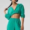 Sudadera con capucha corta y cremallera completa «Breezy» — Verde abeto