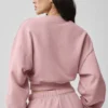 Suéter corto Accolade de cuello redondo - Rosa vintage