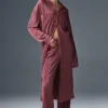 Vestido camisero con microplisado — Burdeos trufado