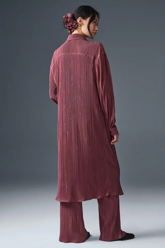 Vestido camisero con microplisado — Burdeos trufado