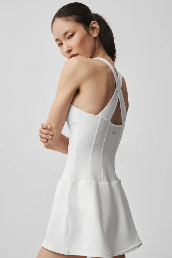 Vestido de tenis tipo corsé Airbrush Sparks Fly – Blanco