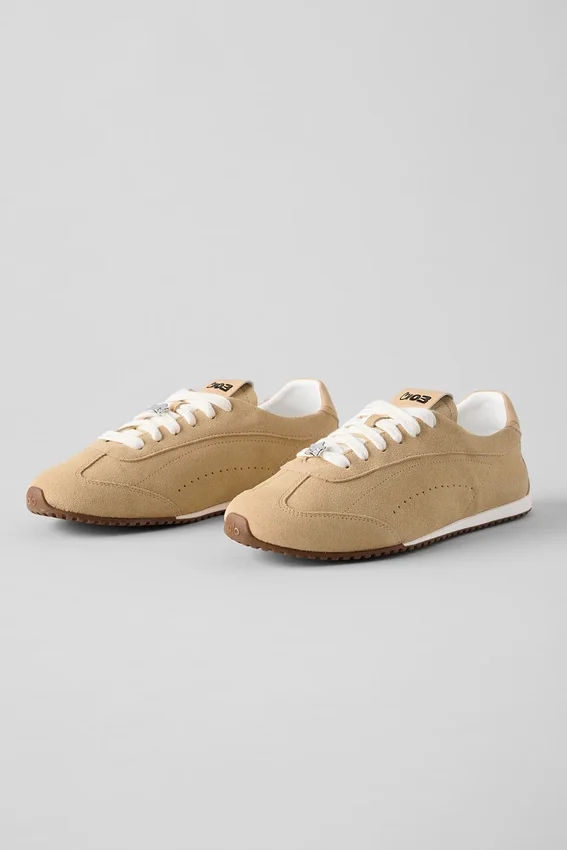 Zapatilla Alo Sunset + Jisoo - Crema caramelo